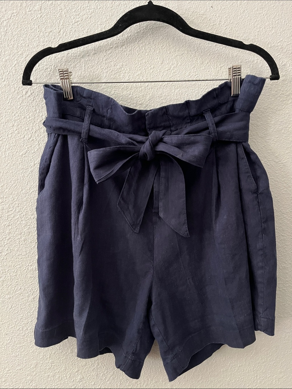 Navy blue linen shorts 
INC Concepts Paperbag Waist Tie
Linen Blend
SZ L